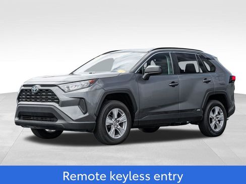 Certified 2022 Toyota RAV4 LE AWD/4WD image 3