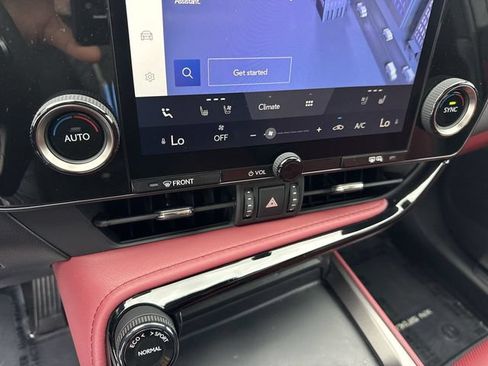Used 2024 Lexus NX 250 FWD w/ Towing Package (2000 Lbs) image 19