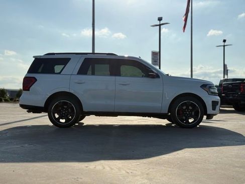 Used 2023 Ford Expedition Limited AWD/4WD image 8
