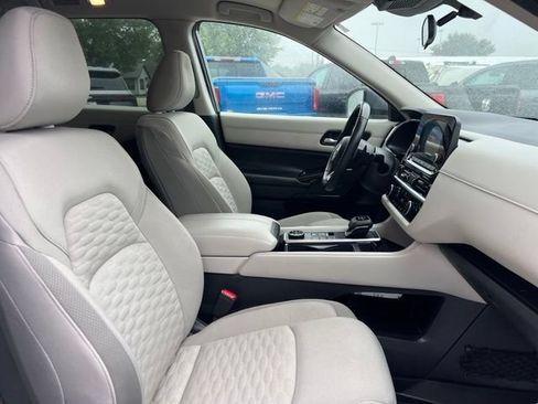 Used 2022 Nissan Pathfinder SV w/ Cargo Package AWD/4WD image 6