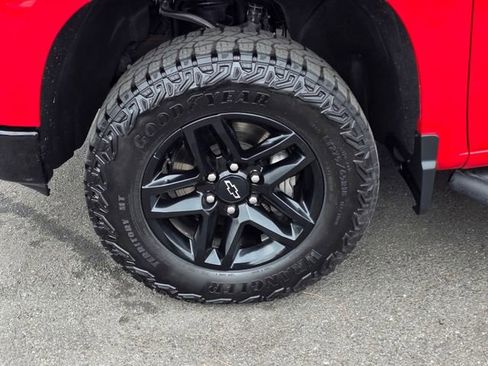 Used 2023 Chevrolet Silverado 1500 LT Trail Boss w/ Convenience Package II AWD/4WD image 5