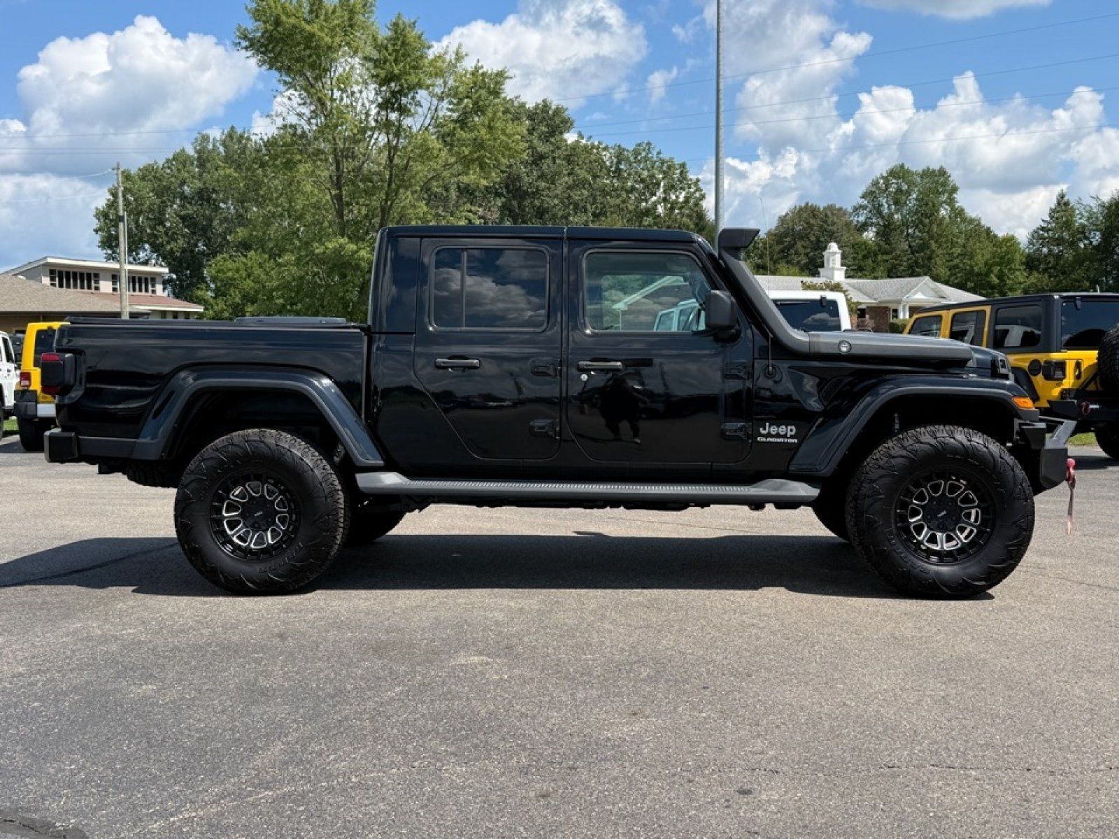Used 2020 Jeep Gladiator Overland w/ Uconnect 4C Nav & Sound Group AWD/4WD image 8