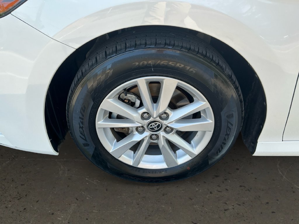 Used 2025 Toyota Camry LE FWD image 10