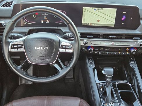 Used 2023 Kia Telluride EX w/ EX Captain's Chair Package AWD/4WD image 10