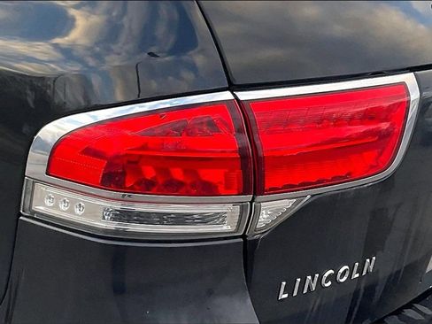 Used 2011 Lincoln MKX AWD w/ 102A Rapid Spec Order Code image 28