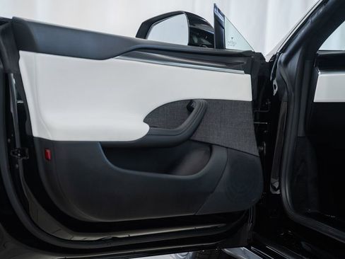 Used 2022 Tesla Model S Plaid image 35