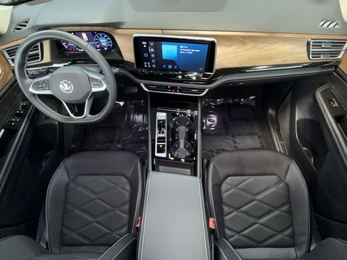 Used 2026 Volkswagen Atlas SE FWD image 24