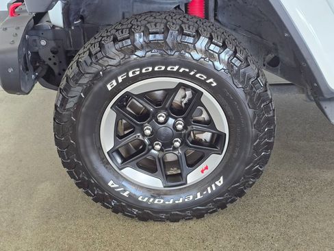 Used 2019 Jeep Wrangler Unlimited Rubicon AWD/4WD image 8