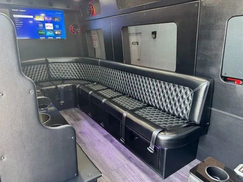 Used 2023 Mercedes-Benz Sprinter 3500 image 38