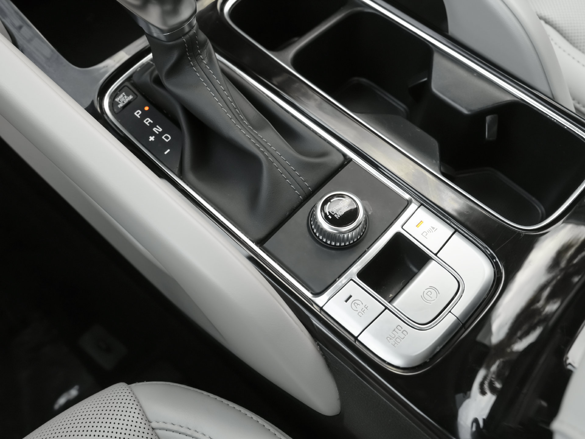 Used 2025 Kia Telluride S FWD image 21