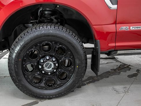 Used 2021 Ford F250 Lariat w/ Lariat Ultimate Package AWD/4WD image 28