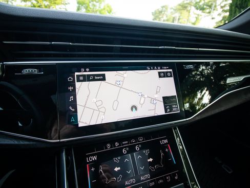 Used 2021 Audi Q8 Premium Plus AWD/4WD image 25