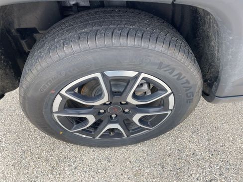 Used 2025 Jeep Compass Trailhawk image 30