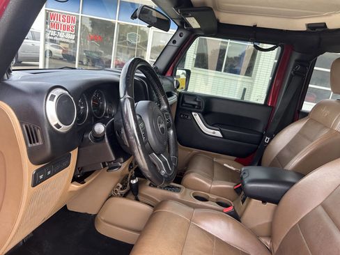 Used 2011 Jeep Wrangler Unlimited Rubicon w/ Trailer Tow Group image 14