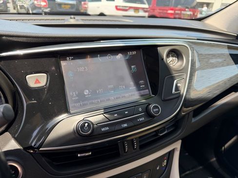 Used 2017 Buick Envision Essence FWD image 41