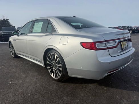 Used 2017 Lincoln Continental Reserve w/ Luxury Package image 4