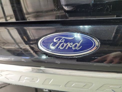 Used 2022 Ford Explorer XLT image 65