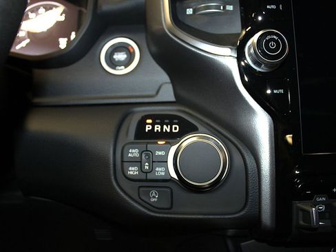 New 2026 RAM 1500 4x4 Crew Cab image 13