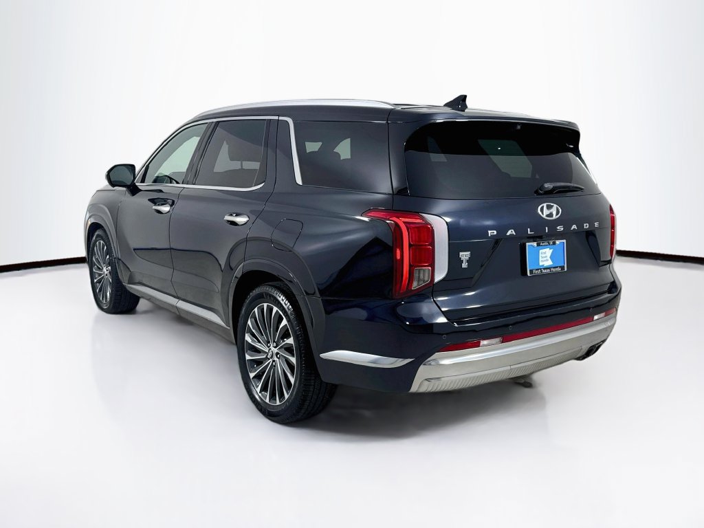 Used 2023 Hyundai Palisade Calligraphy w/ Cargo Package FWD image 5