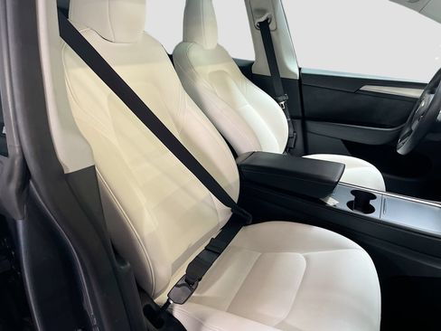 Used 2023 Tesla Model Y Long Range AWD/4WD image 26