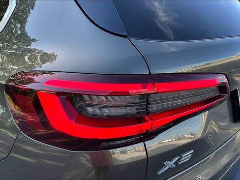 Used 2023 BMW X5 xDrive45e image 42