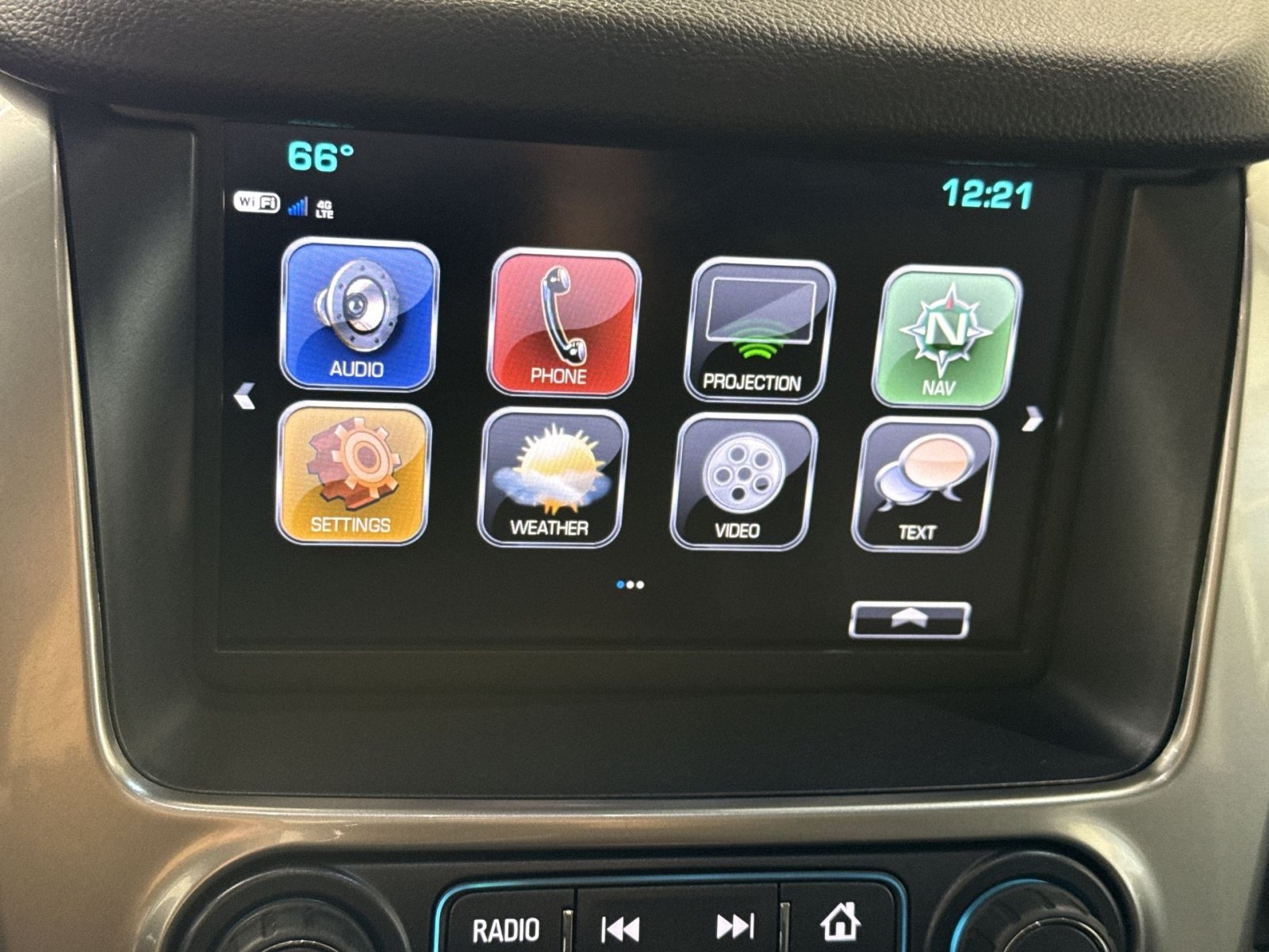 Used 2018 Chevrolet Tahoe LT w/ LT Signature Package AWD/4WD image 21