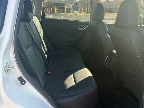 Used 2020 Subaru Forester Limited image 15