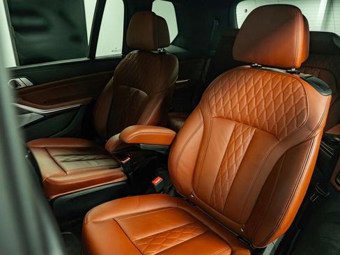 Used 2023 BMW X7 M60i w/ Executive Package image 11