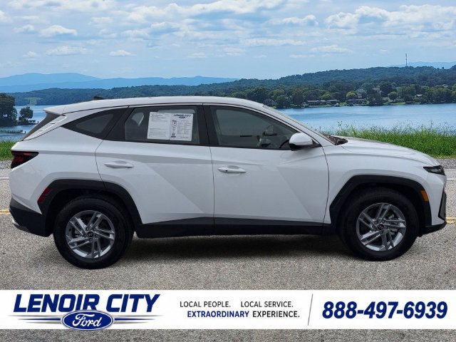 Used 2026 Hyundai Tucson SE FWD image 1