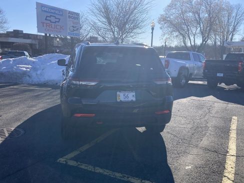 Used 2022 Jeep Grand Cherokee Trailhawk w/ Luxury Tech Group III image 6