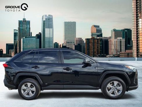 Used 2024 Toyota RAV4 LE image 6