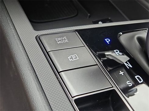 New 2025 Hyundai Elantra SEL image 15