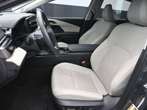 Used 2025 Toyota Camry XLE w/ Premium Package FWD image 24