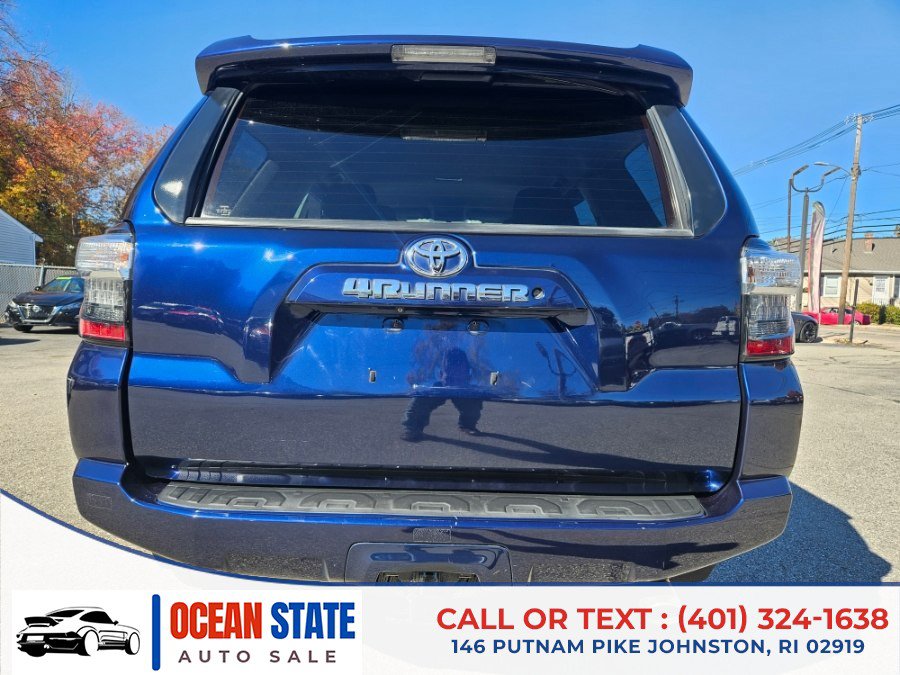 Used 2015 Toyota 4Runner SR5 AWD/4WD image 4