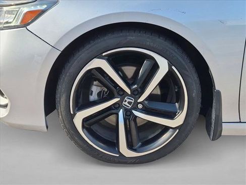 Used 2019 Honda Accord Sport image 14