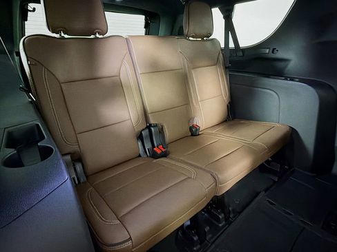 New 2026 Chevrolet Suburban High Country w/ Sun And Tow Package AWD/4WD image 24