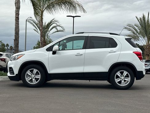 Used 2022 Chevrolet Trax LT w/ LT Convenience Package image 7