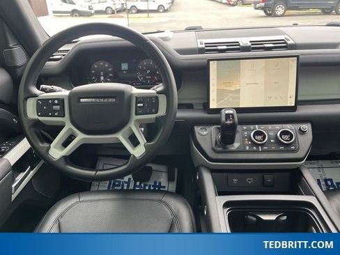 Used 2024 Land Rover Defender 110 SE AWD/4WD image 16