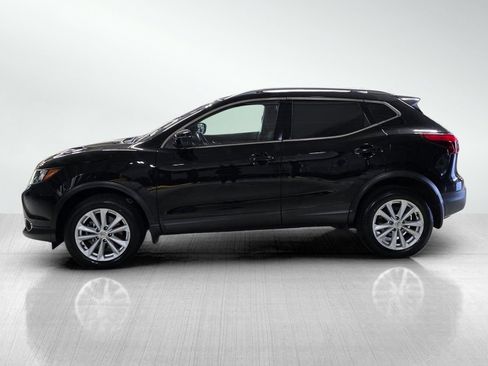 Used 2018 Nissan Rogue Sport SV w/ SV Technology Package FWD image 4