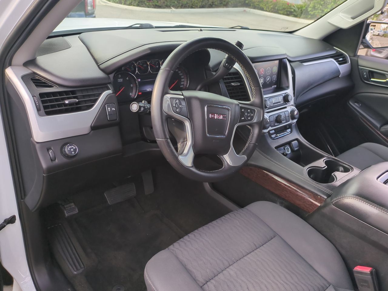 Used 2016 GMC Yukon XL SLE RWD image 10