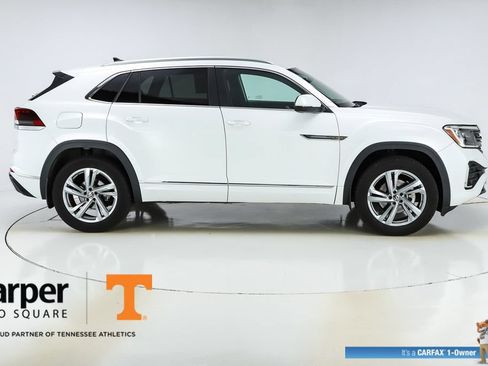 Used 2024 Volkswagen Atlas Cross Sport SEL R-Line AWD/4WD image 10