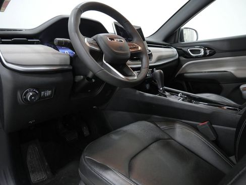 Used 2025 Jeep Compass Limited image 10