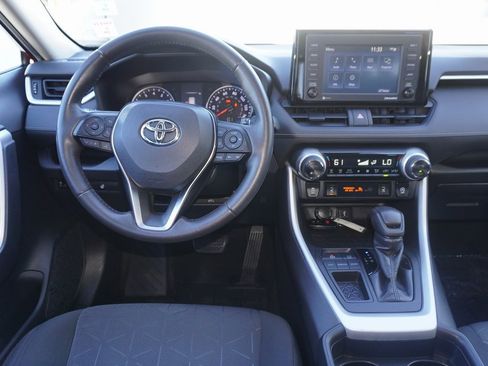 Used 2020 Toyota RAV4 XLE image 11