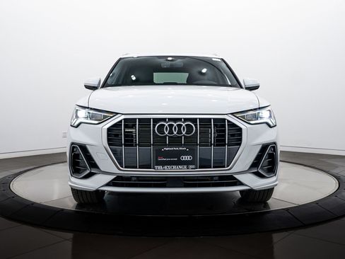 Certified 2025 Audi Q3 2.0T Premium Plus w/ Premium Plus Package image 21