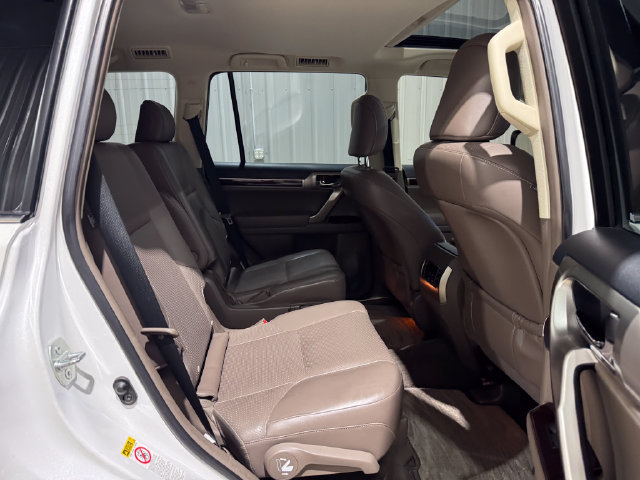Used 2017 Lexus GX 460 Luxury w/ Preferred Accessory Package AWD/4WD image 27