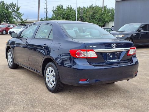 Used 2013 Toyota Corolla L FWD image 2
