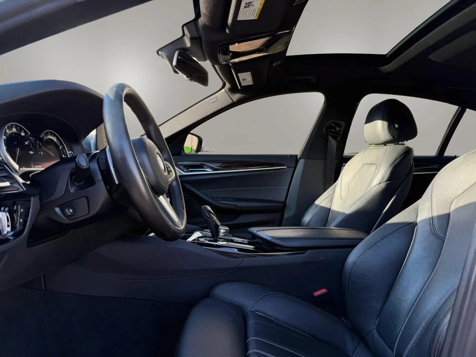 Used 2017 BMW 530i RWD image 10