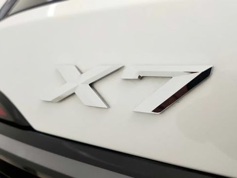 Used 2024 BMW X7 xDrive40i w/ M Sport Package AWD/4WD image 32