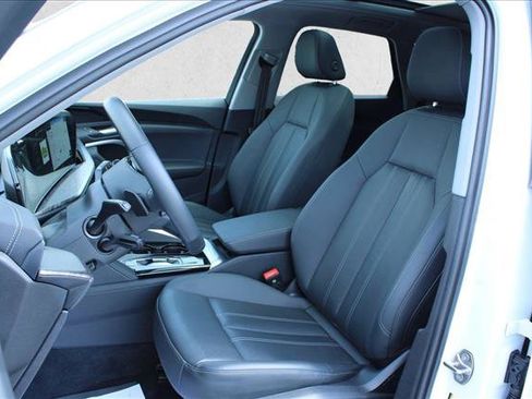 Certified 2025 Audi Q5 Premium w/ Convenience Package AWD/4WD image 18