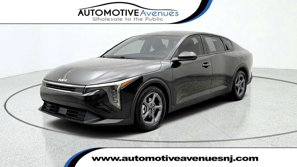 Used 2025 Kia K4 FWD image 1